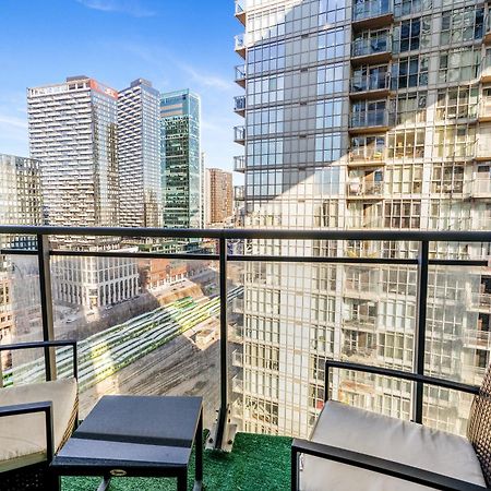 Exquisite Condos By Cn Tower With Parking Toronto Bagian luar foto