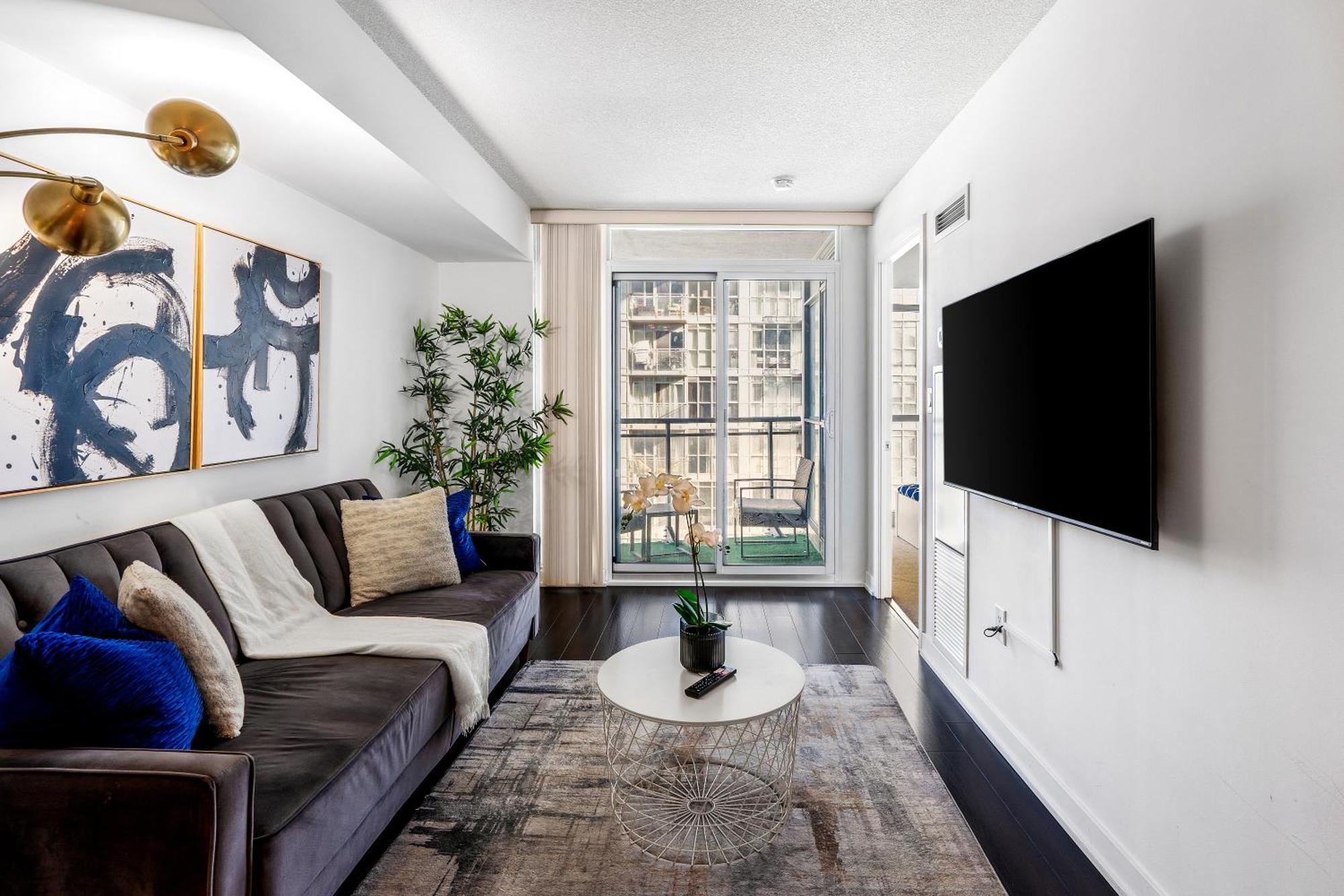 Exquisite Condos By Cn Tower With Parking Toronto Bagian luar foto