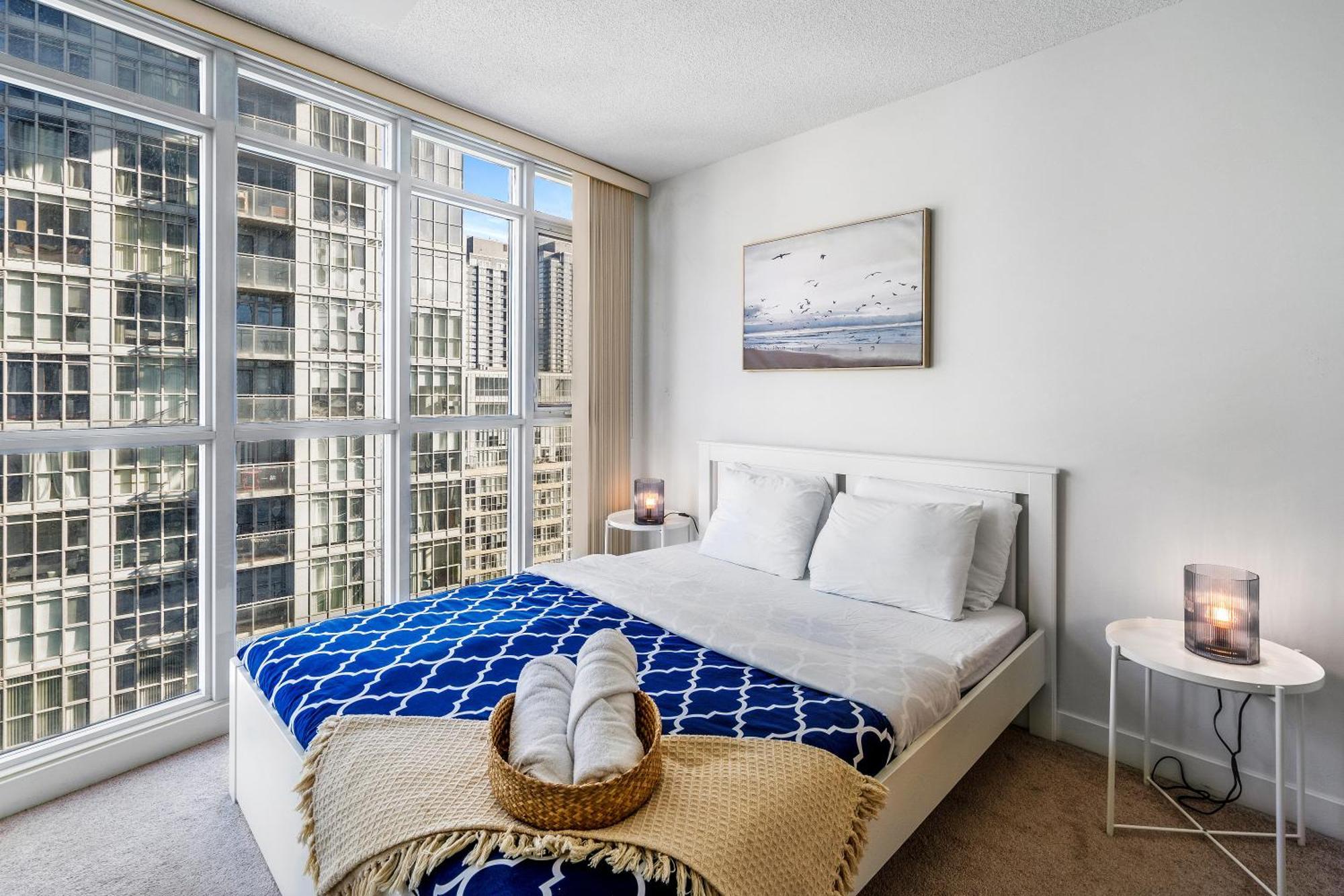 Exquisite Condos By Cn Tower With Parking Toronto Bagian luar foto